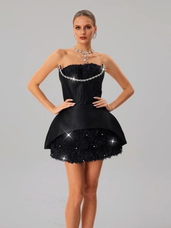 Rochie neagră mini cu trandafiri