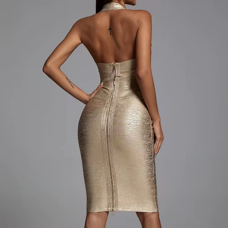 Rochie midi aurie cu decupaj elegant - imagine 4