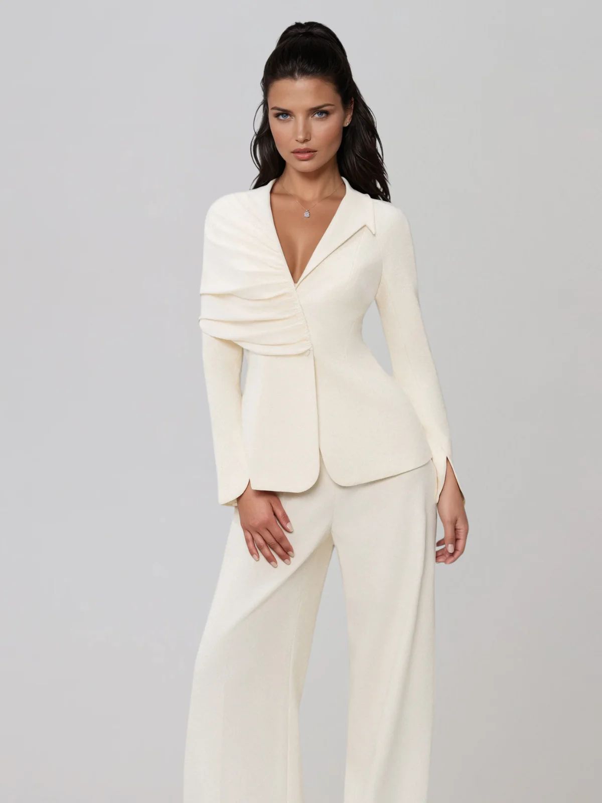 Costum elegant din două piese - imagine 3