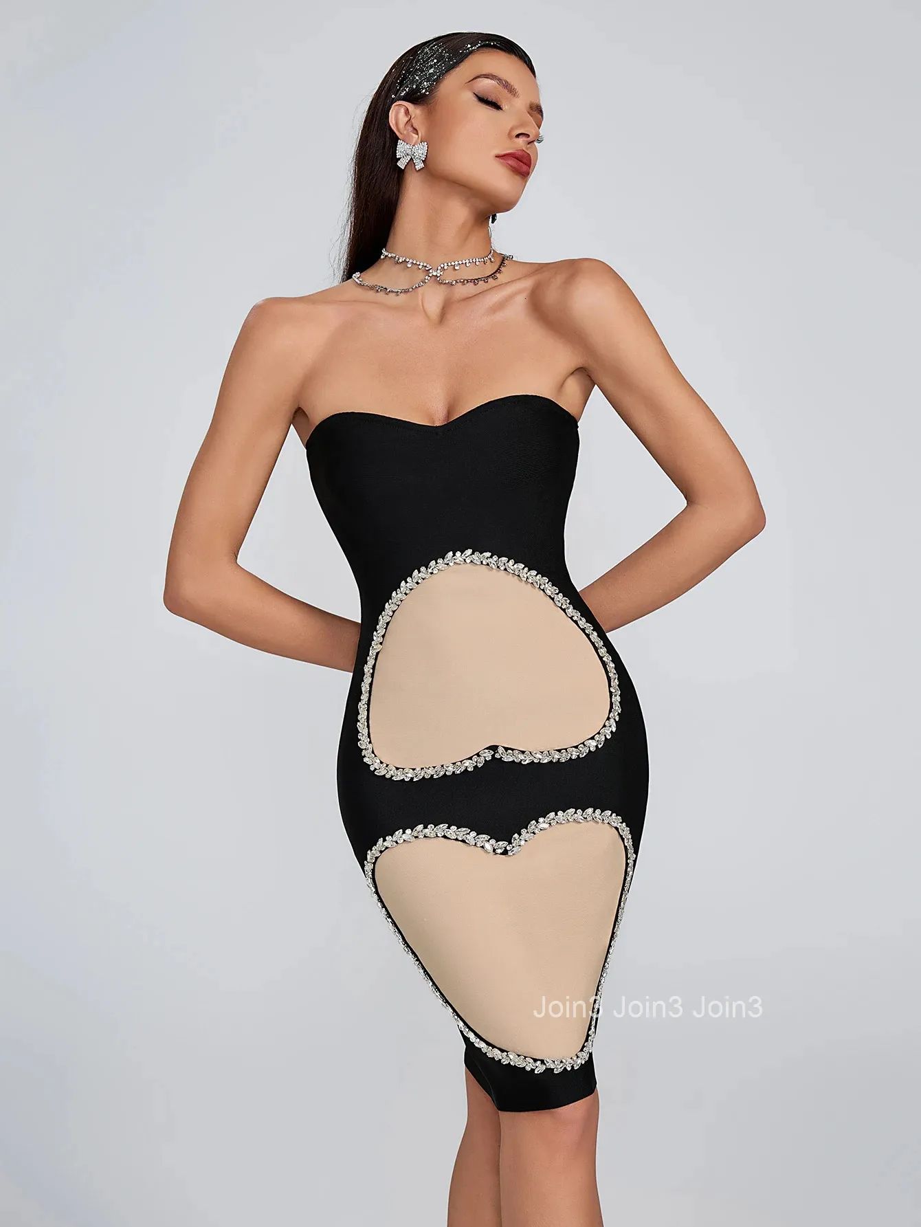 Rochie midi bandage strapless cu decupaje inimă și strasuri - imagine 2