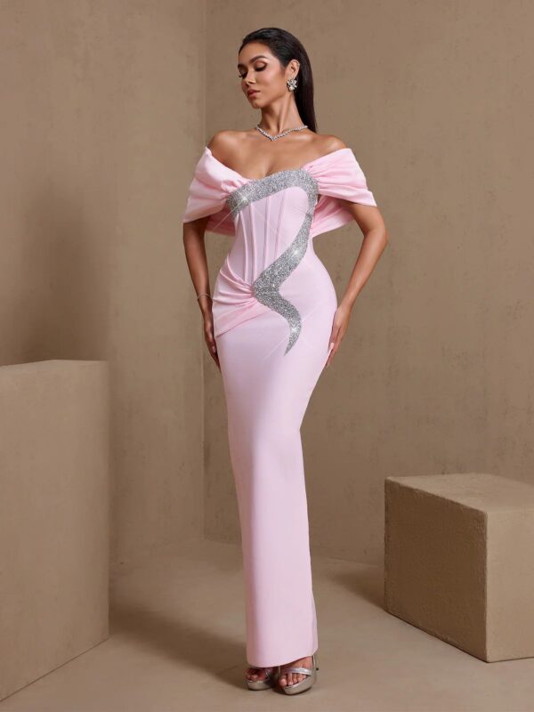Rochie lungă roz decolteu pe umeri cu corset